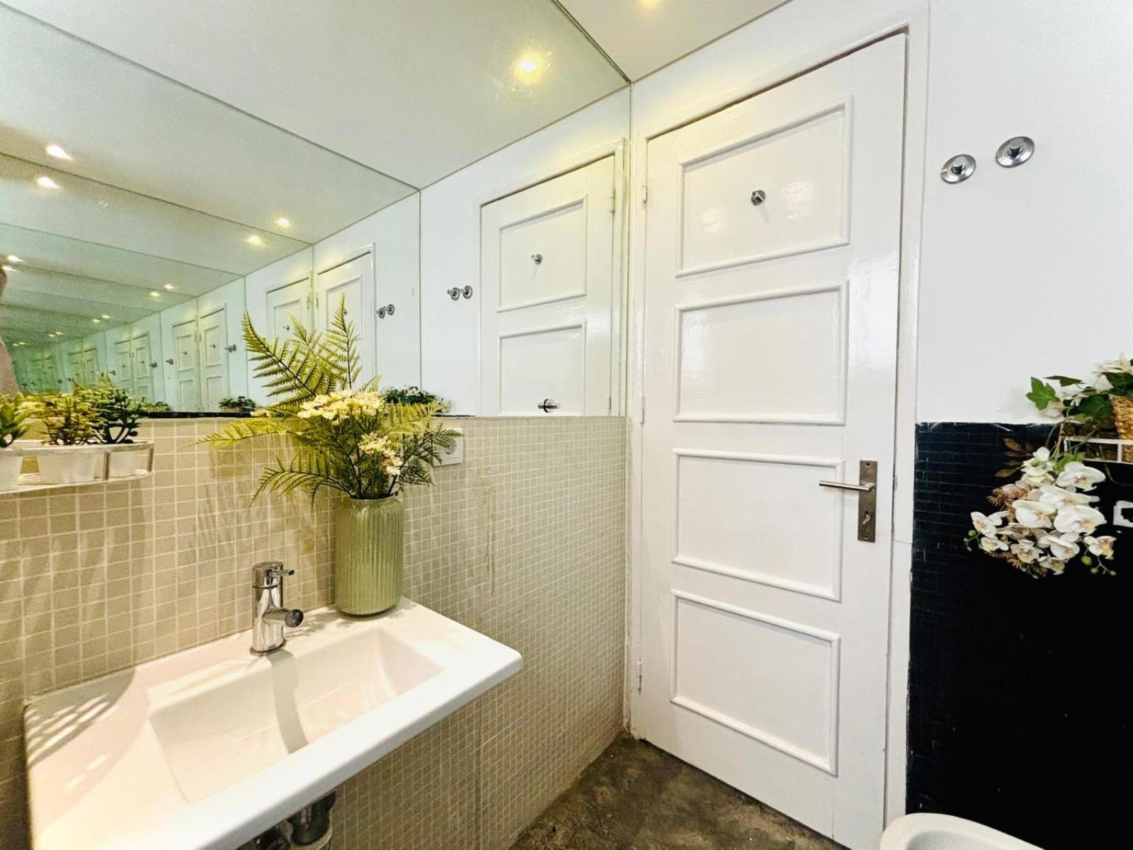 Luxury Centre Hostel